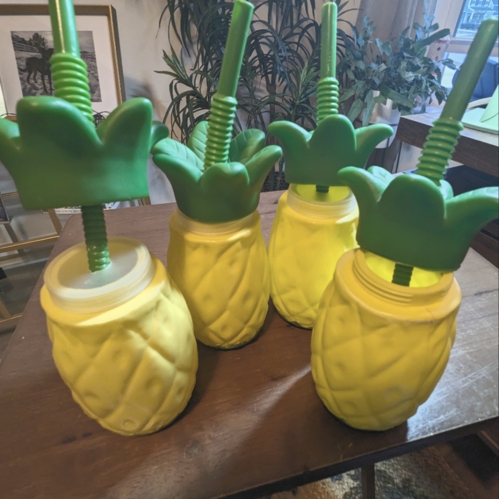 Pottery Barn Kids Pineapple Party Cups 🍍